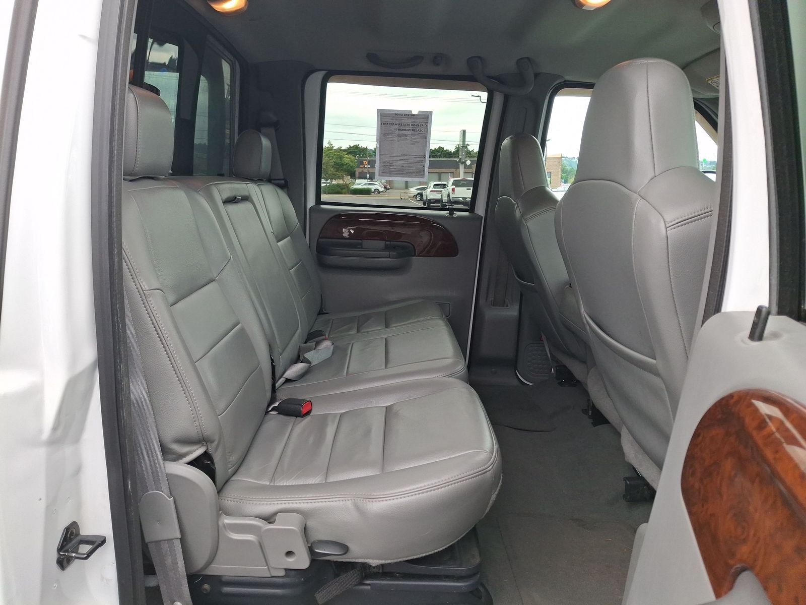 Used 2004 White Ford XL image 17