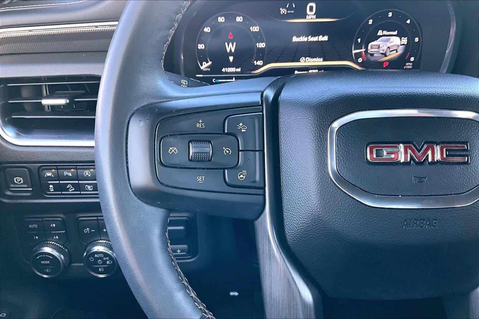 Used 2023 TITANIUM RUSH METALLIC GMC AT4 image 24