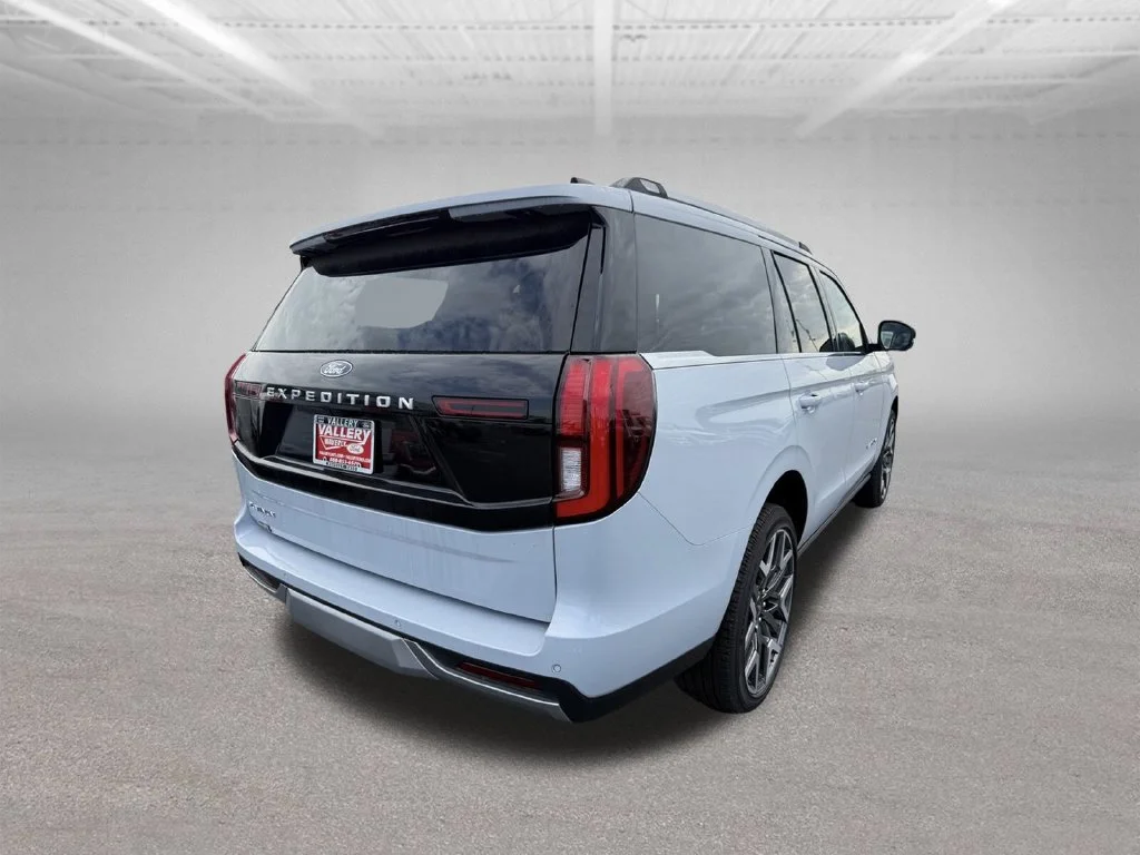 New 2026 Space Silver Metallic Ford Platinum® image 3