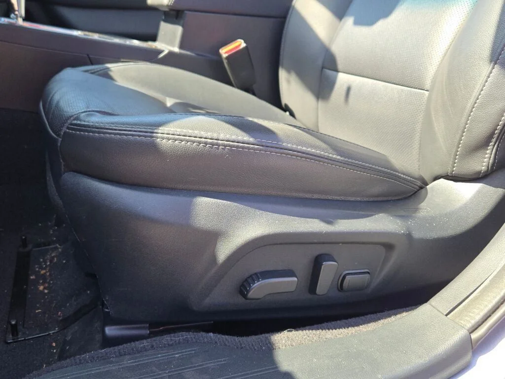 Used 2016 Silver Subaru 2.5i image 22