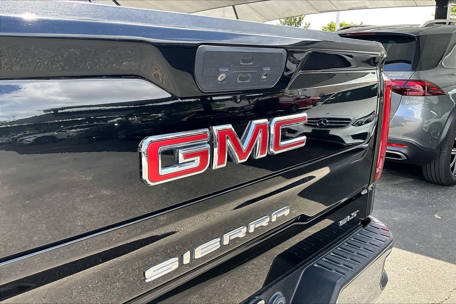 Used 2021 Onyx Black GMC SLT image 29