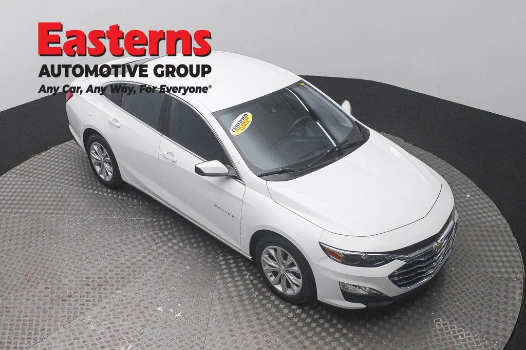Used 2025 White Chevrolet LT image 3