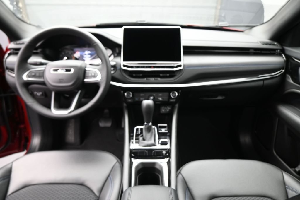 New 2026 Red Hot Pearlcoat Jeep Latitude image 16