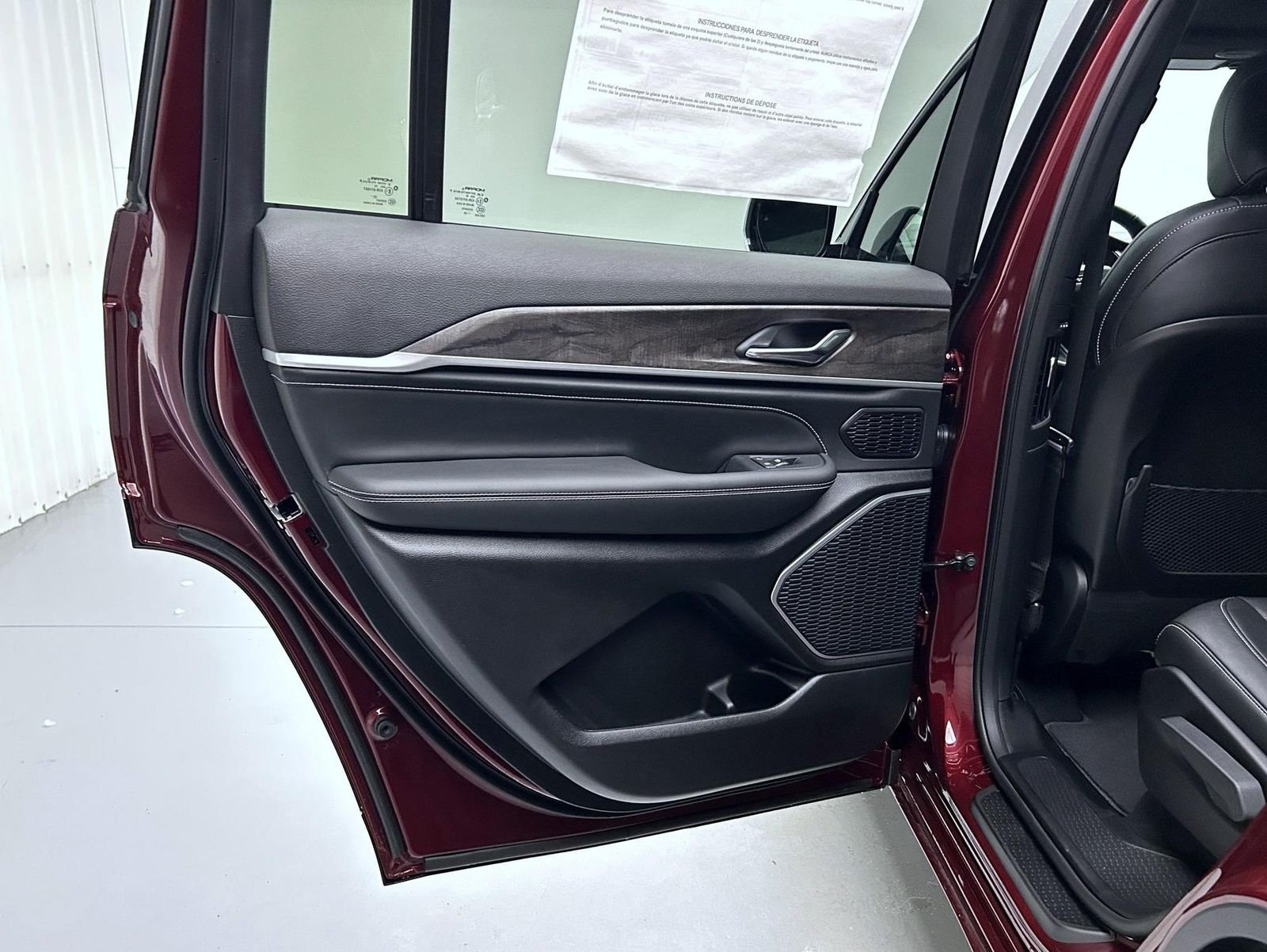 New 2026 Velvet Red Pearlcoat Jeep Limited Reserve image 21