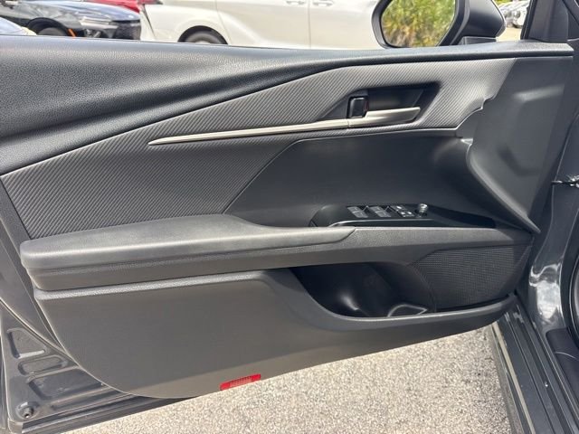 Used 2025  Toyota SE image 32