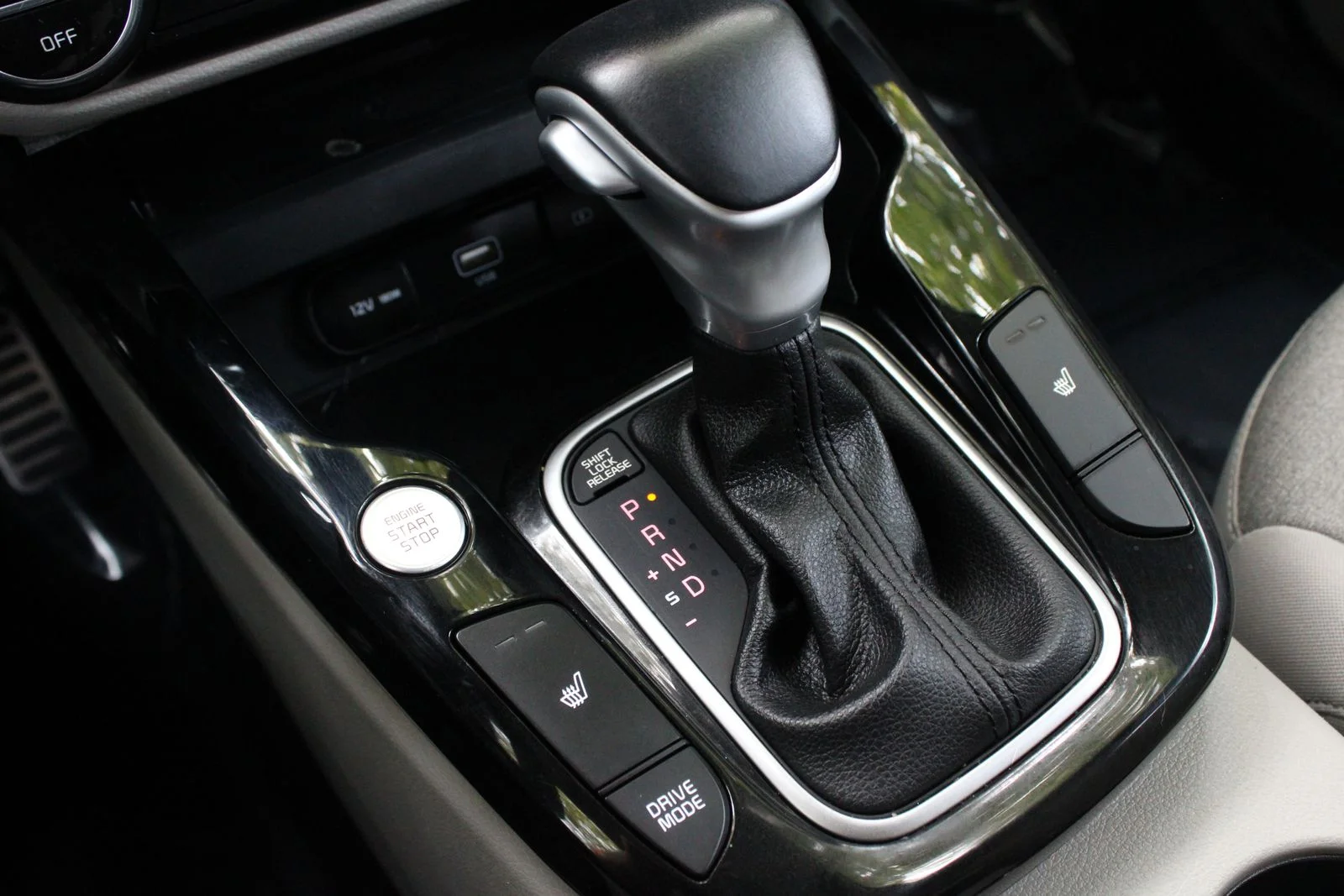Used 2020  Kia EX image 18