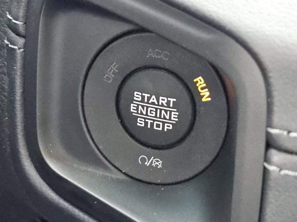 Used 2025 Hydro Blue Pearlcoat Jeep Mojave image 18