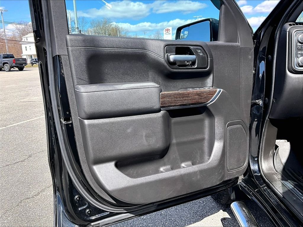 Used 2021 Onyx Black GMC Elevation image 9