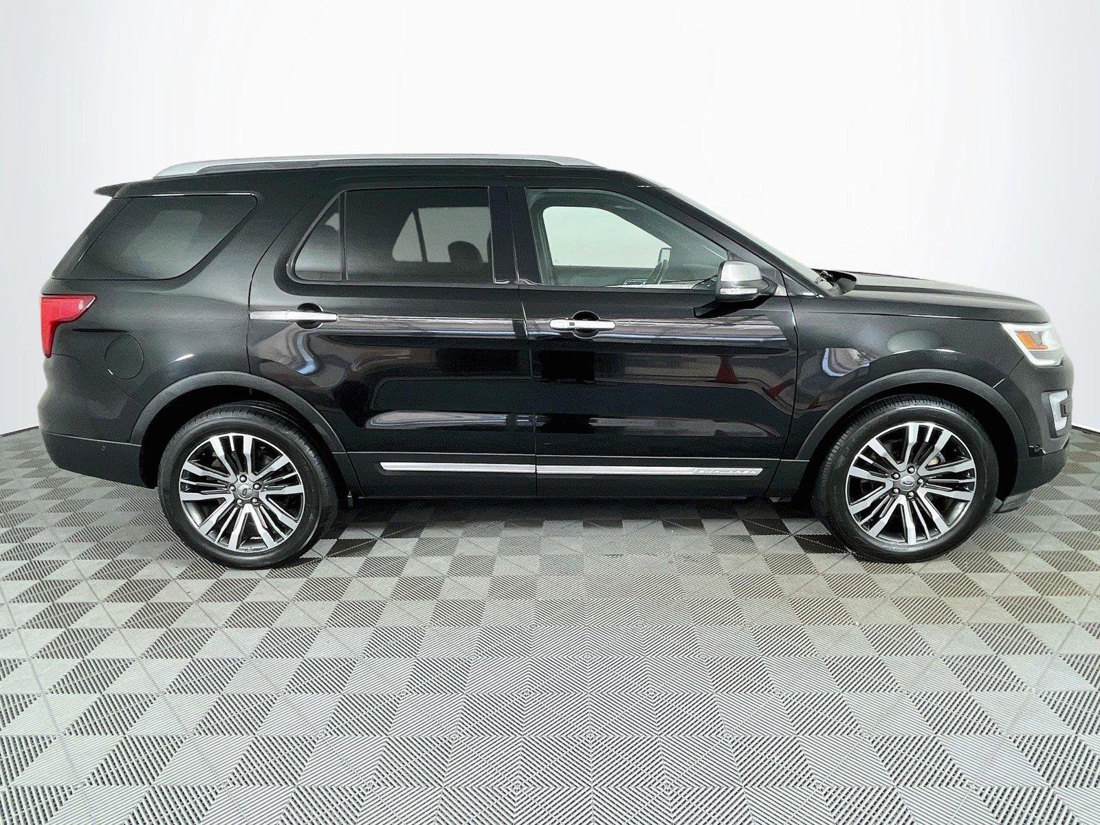 Used 2016 Black Ford Platinum image 10