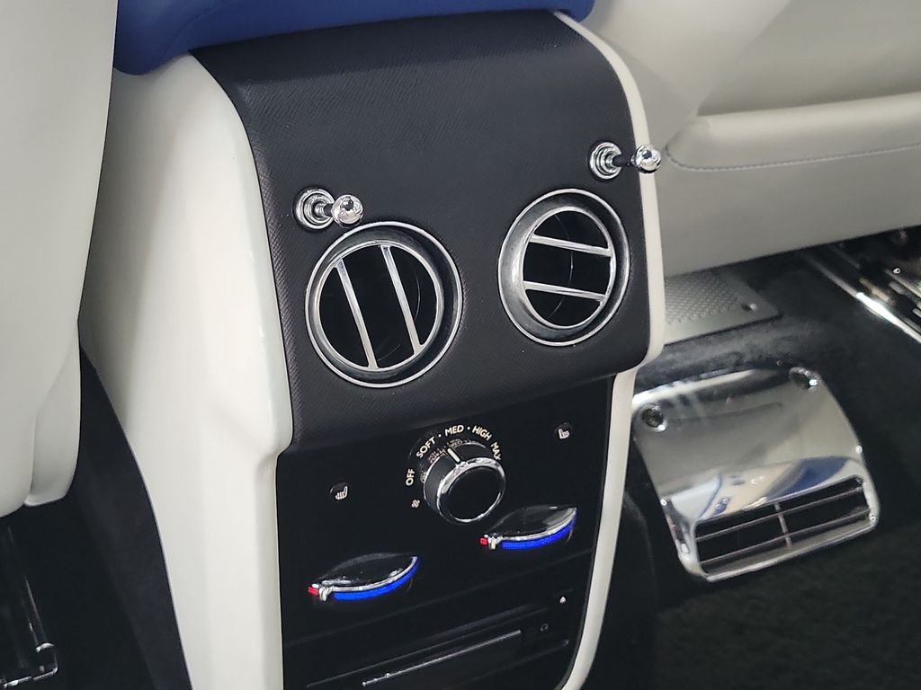 Used 2022 White Rolls-Royce Base image 17