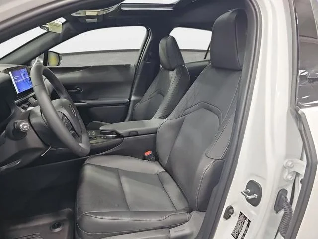 New 2026 Ultra White with Obsidian roof Lexus F SPORT DESIGN AWD image 21