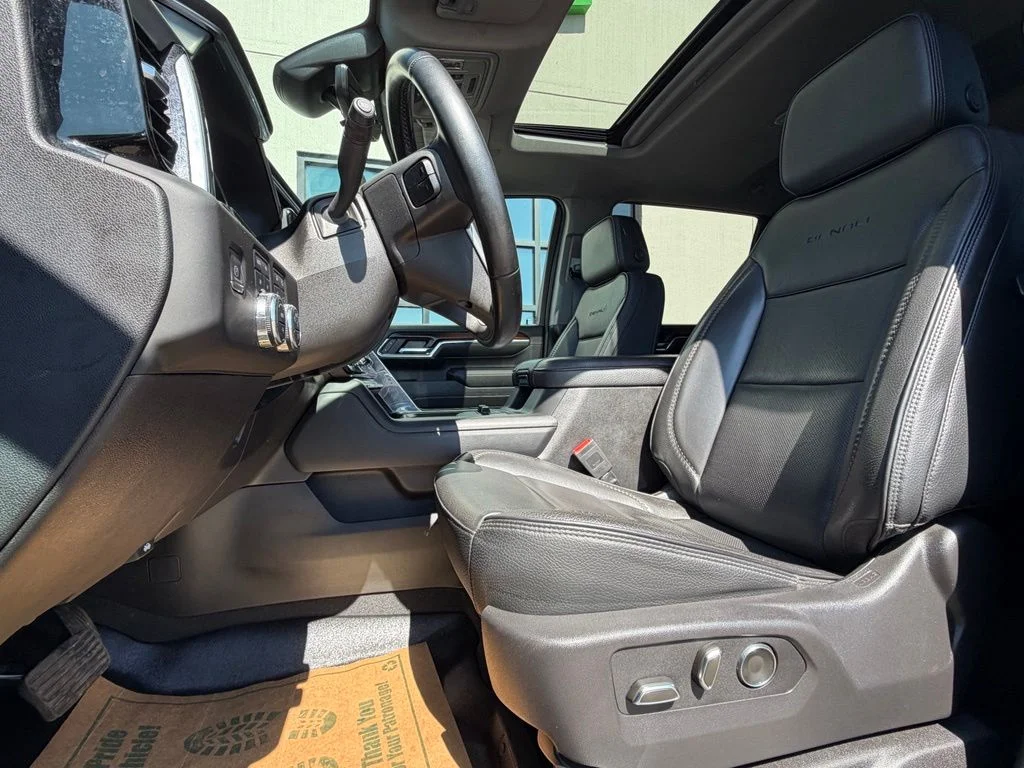 Used 2024 Blue GMC Denali image 10