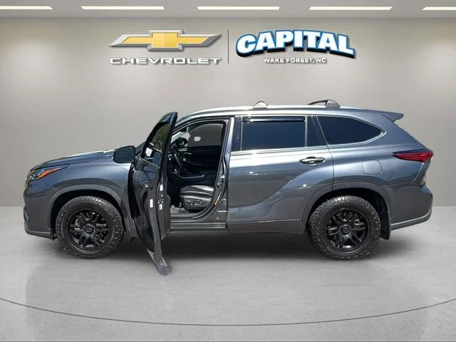 Used 2020 Gray Toyota XLE image 13