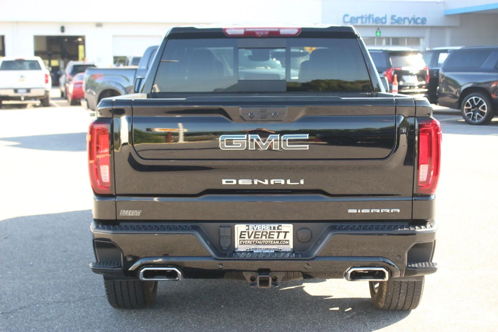 Used 2024 Onyx Black GMC Denali Ultimate image 6
