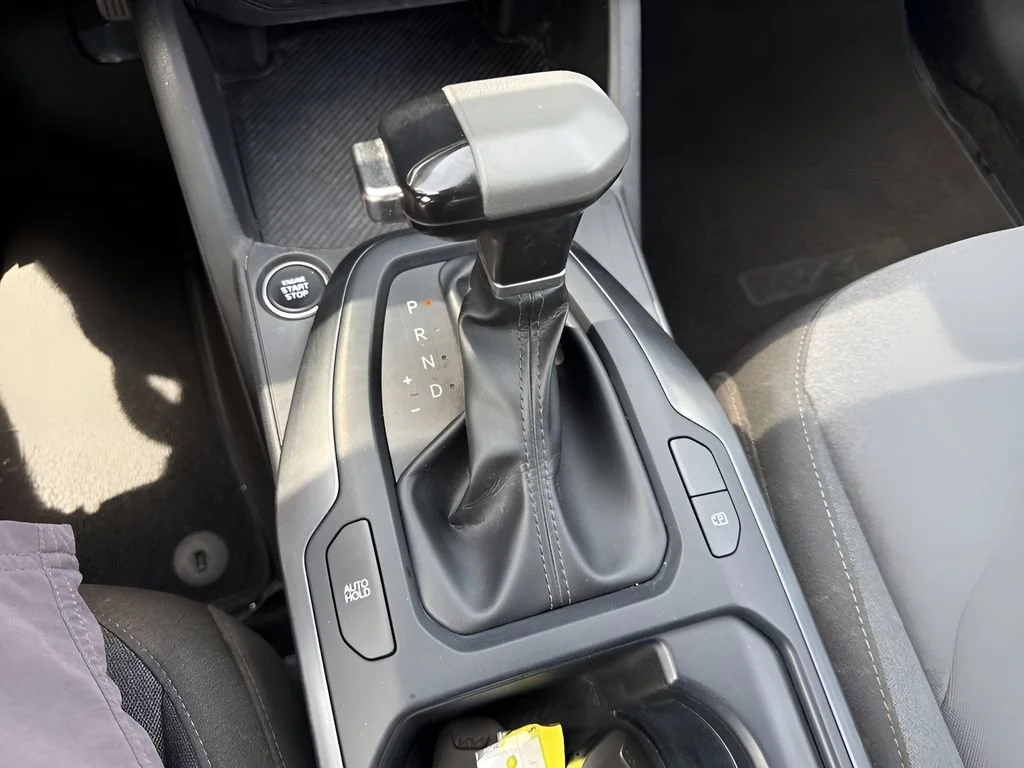 Used 2025 White Kia LXS image 15