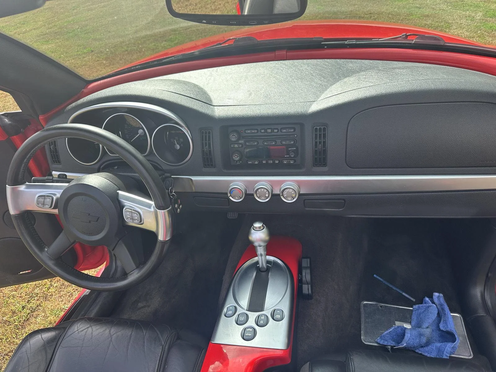 2004 Chevrolet SSR LS - Photo 14