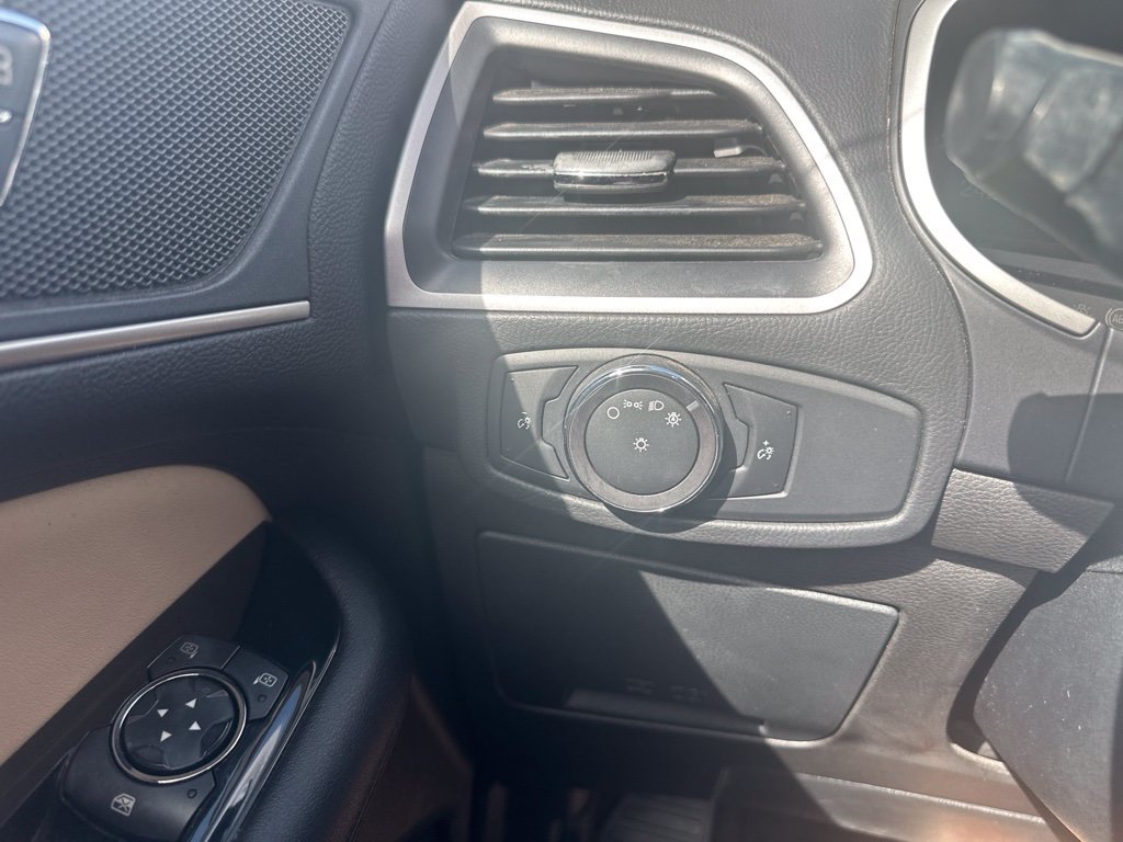 Used 2018 Red Ford SEL image 21
