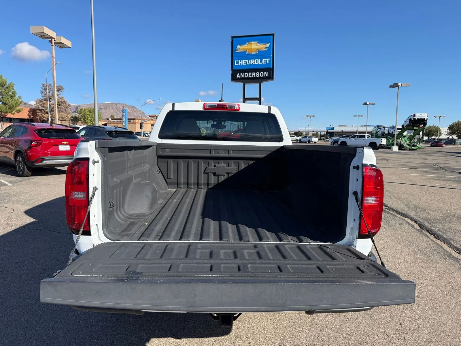 Used 2020 White Chevrolet LT image 32
