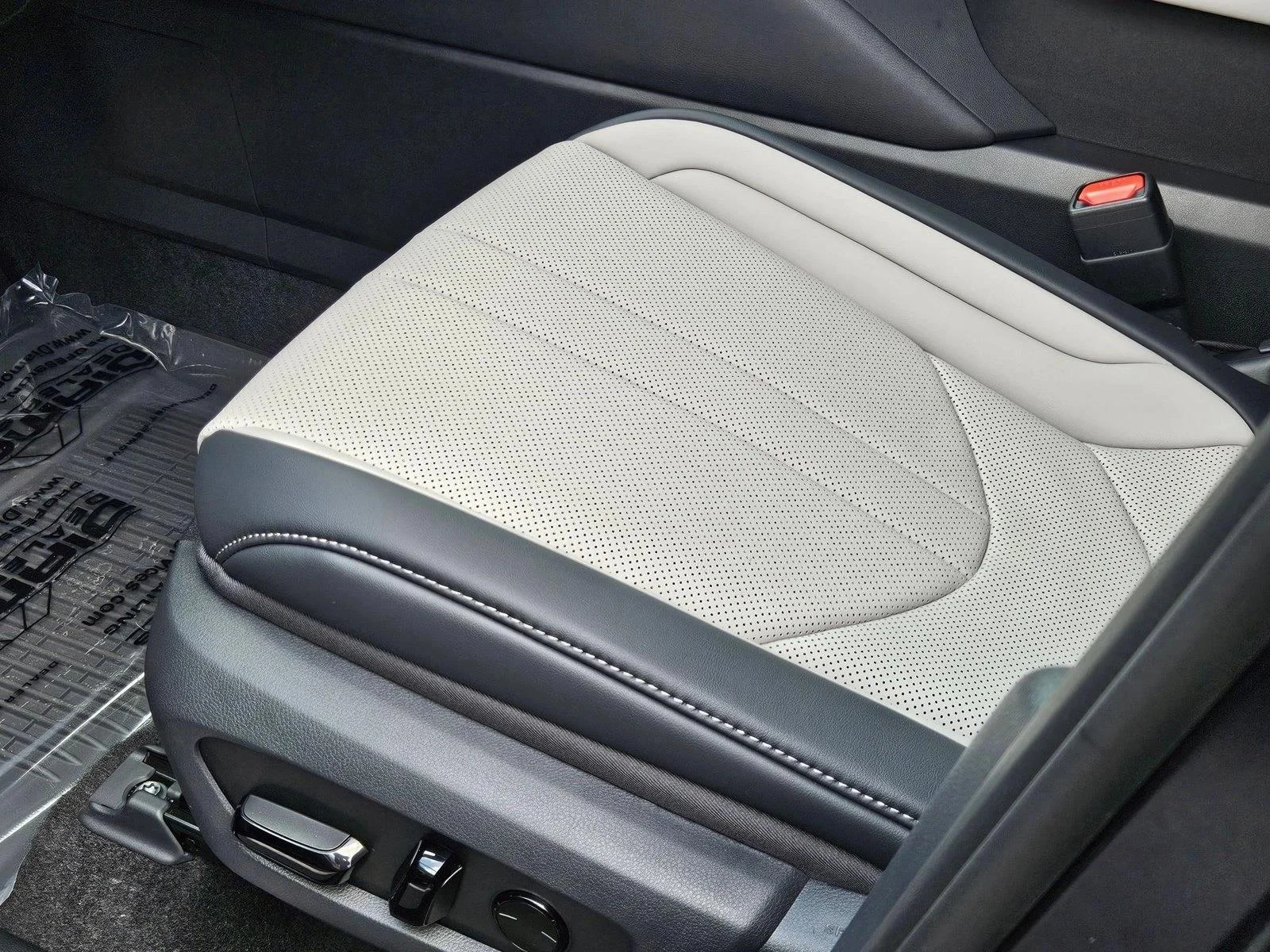 New 2026 Nightfall Mica Lexus TX 500h F SPORT PERFORMANCE PREMIUM AWD image 4