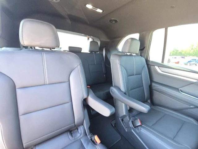 Used 2024 White GMC Elevation image 17
