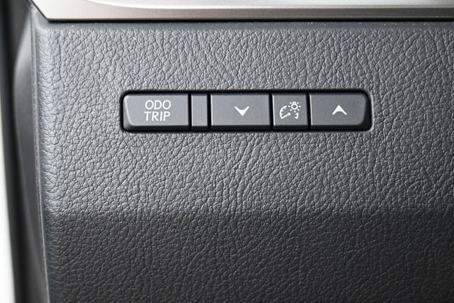 Used 2024 White Lexus 550 Premium image 35