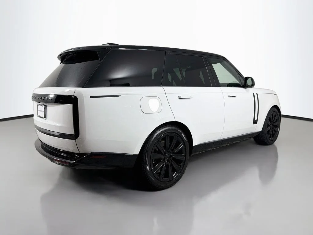 New 2026 Fuji White Land Rover SE PHEV image 5