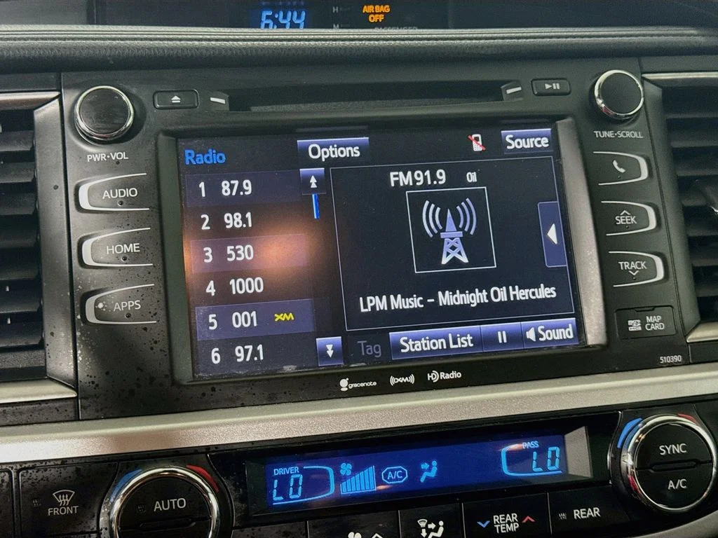 Used 2019 Blizzard Pearl Toyota SE image 13