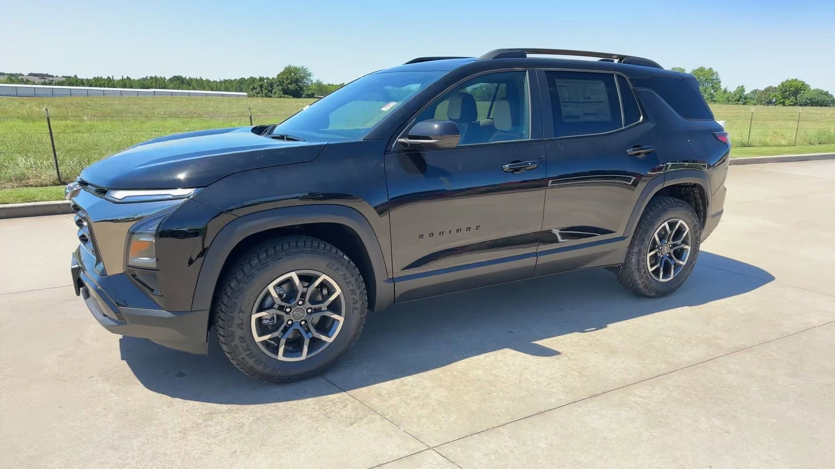 New 2026 Mosaic Black Metallic Chevrolet AWD ACTIV image 4