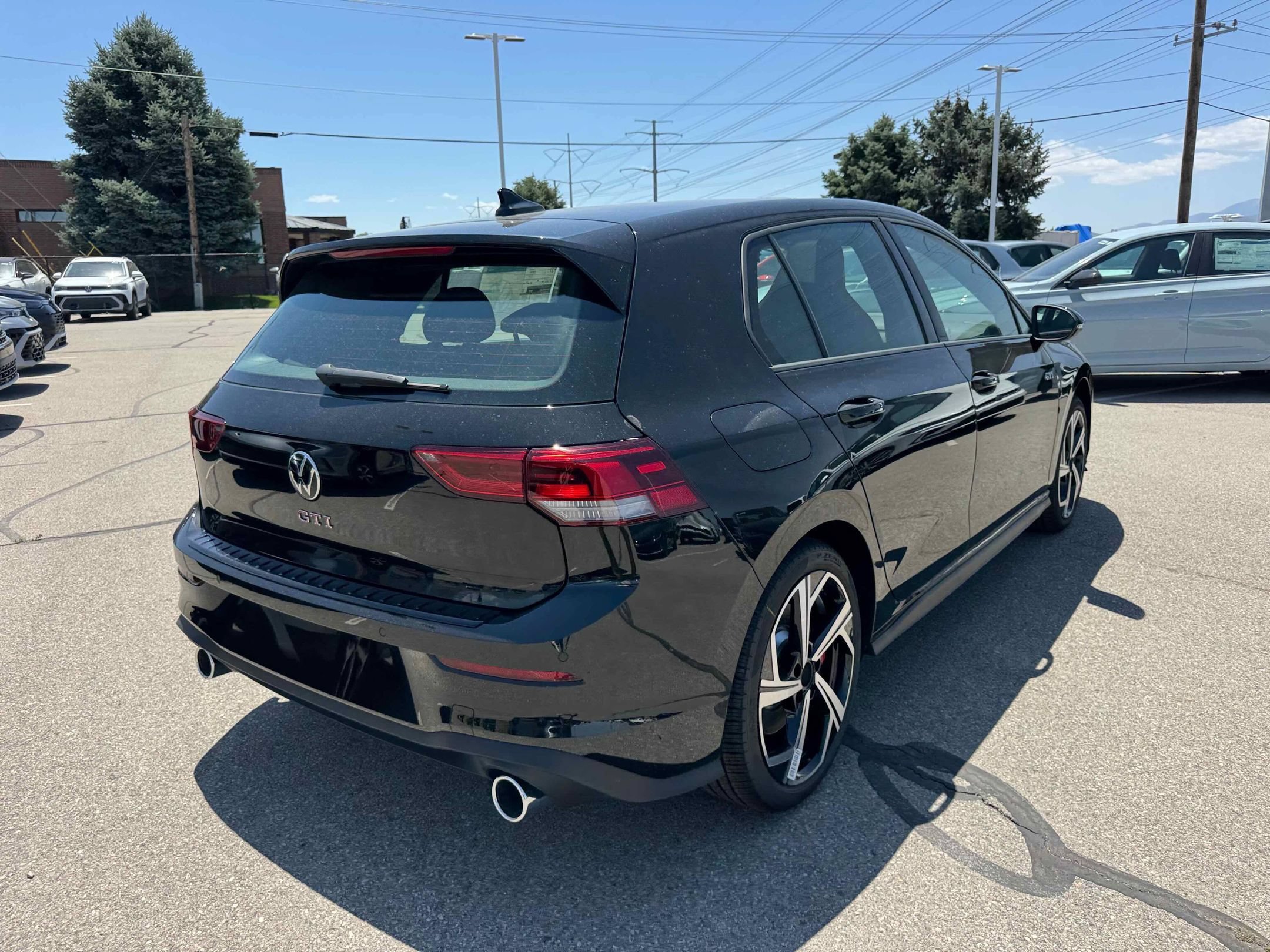 2025 Volkswagen Golf GTI SE - Photo 8