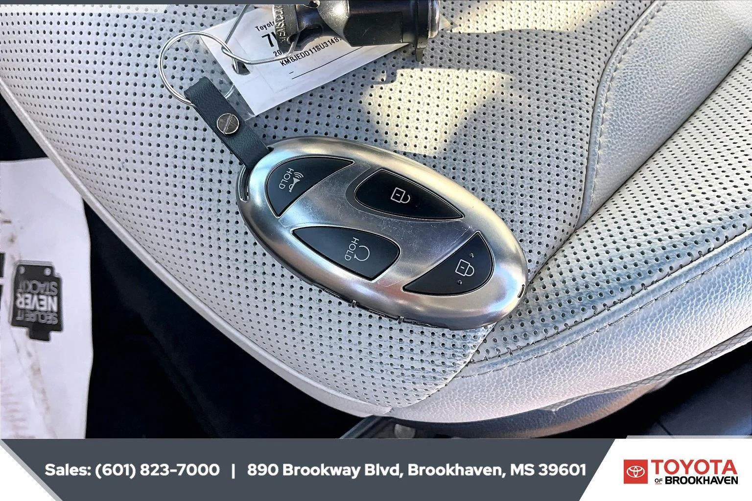 Used 2025 Creamy White Pearl Hyundai Limited image 9