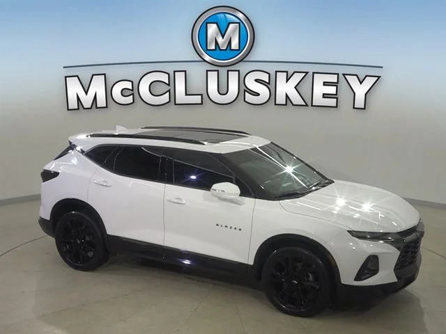 Used 2019 White Chevrolet RS image 26