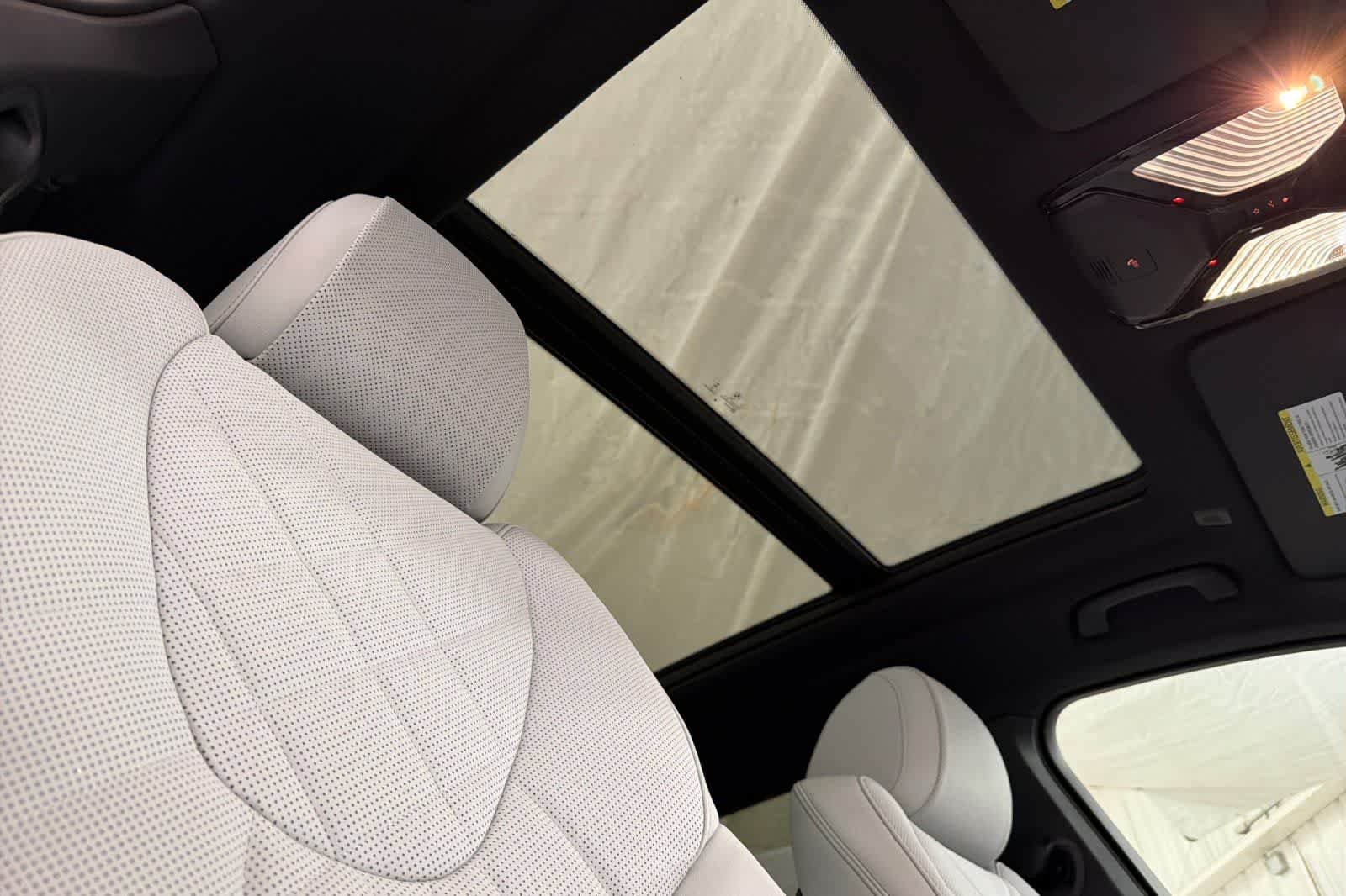 New 2026 Alpine White BMW xDrive40i image 17