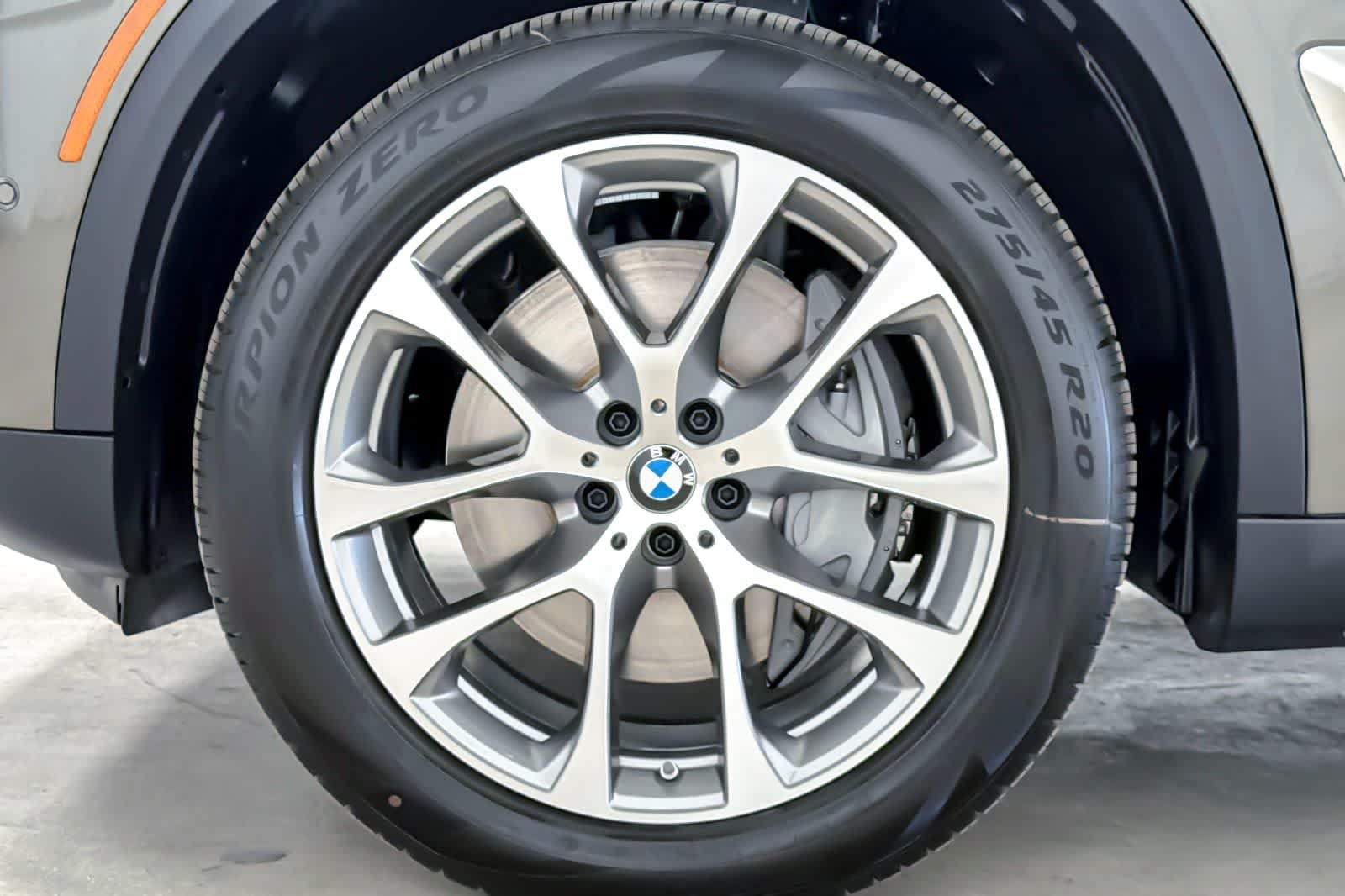 New 2026 Manhattan Green Metallic BMW xDrive50e image 25