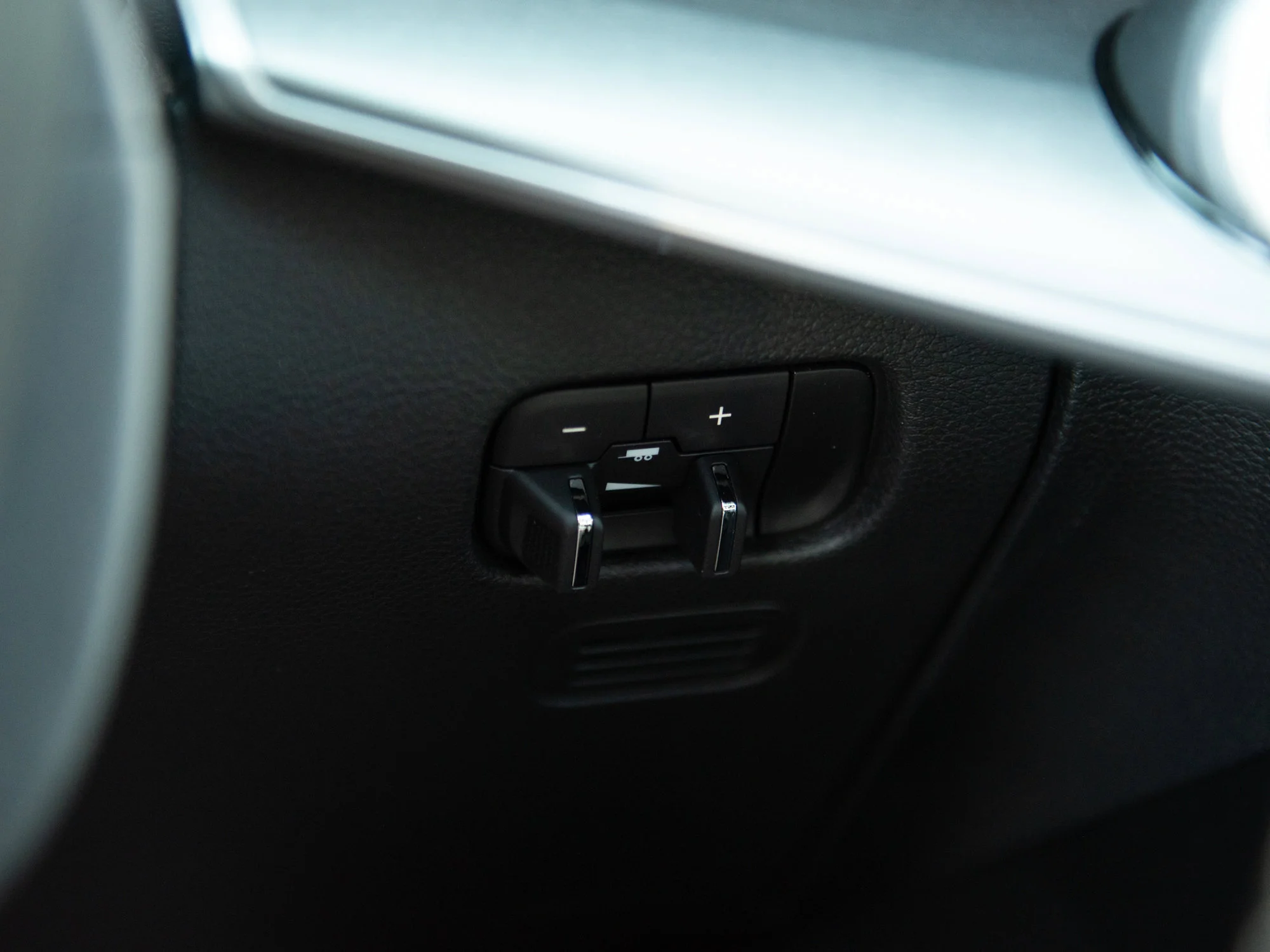 New 2026 White Jeep Limited Reserve* image 18