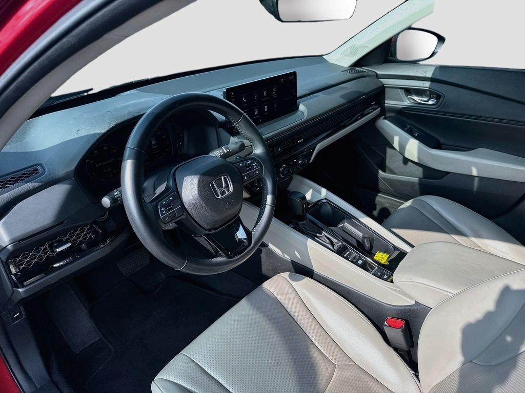 Used 2023 Radiant Red Metallic Honda EX-L image 10