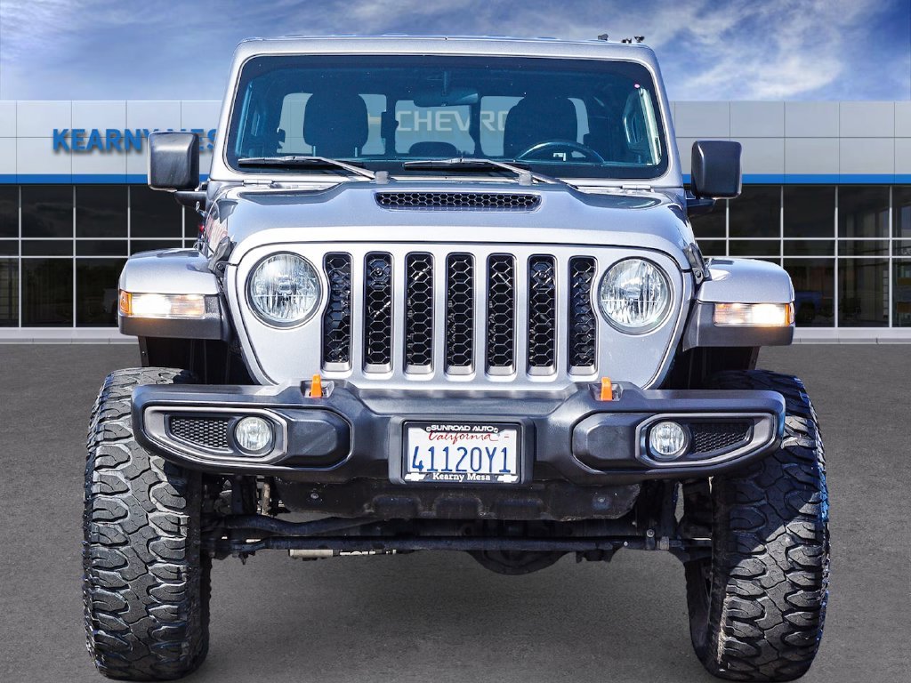 Used 2021 Silver Jeep Mojave image 2