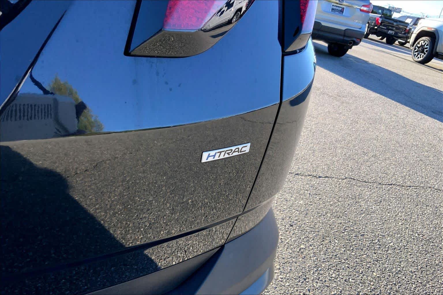 Used 2025 Phantom Black Hyundai SEL image 8