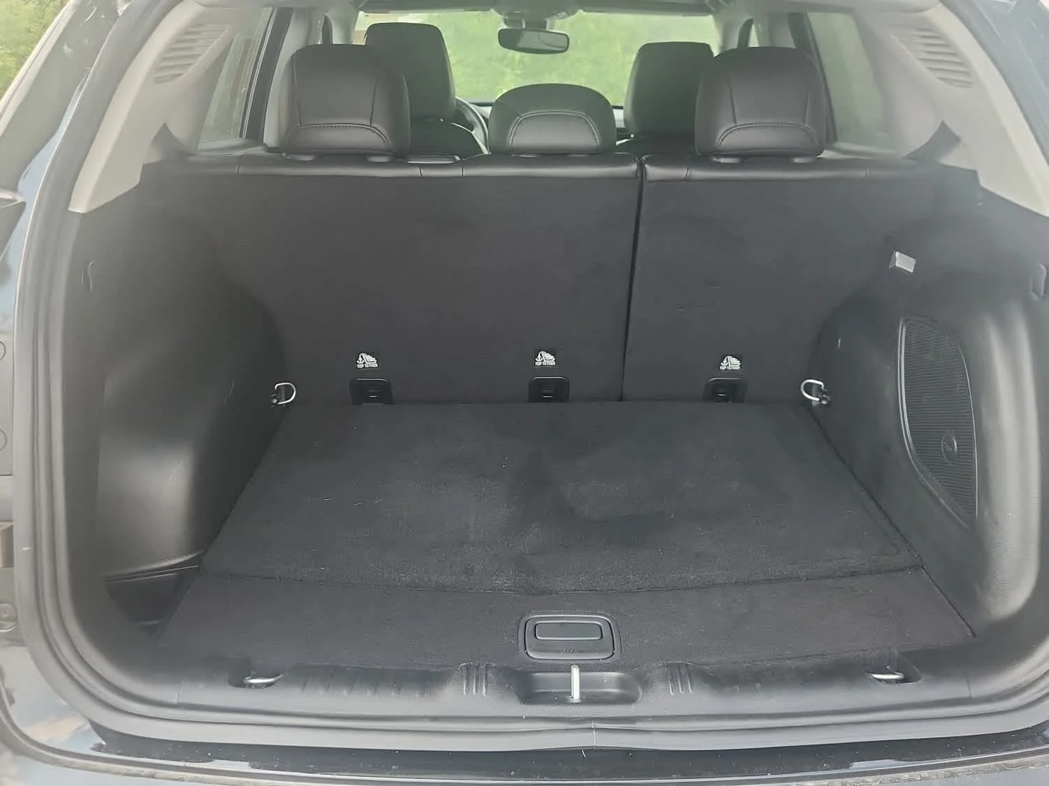 Used 2022 Diamond Black Crystal Pearlcoat Jeep Trailhawk image 10