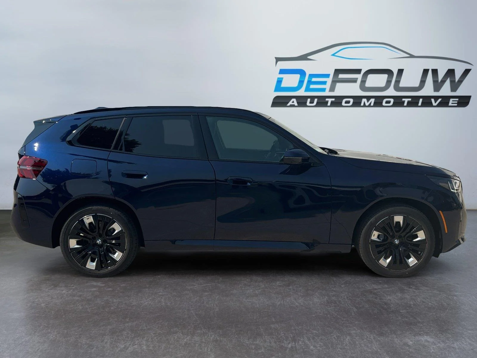 New 2026 Tanzanite Blue II Metallic BMW 30 xDrive image 2