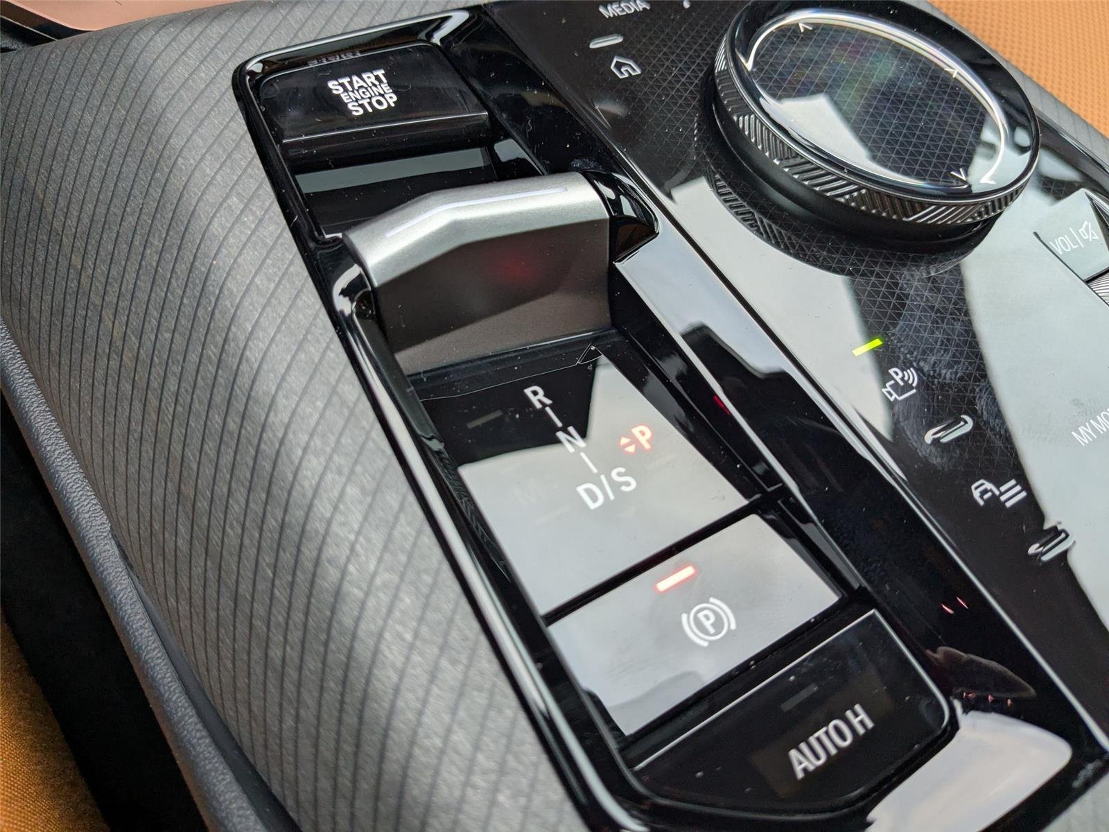 2026 BMW X3 30 - Photo 16