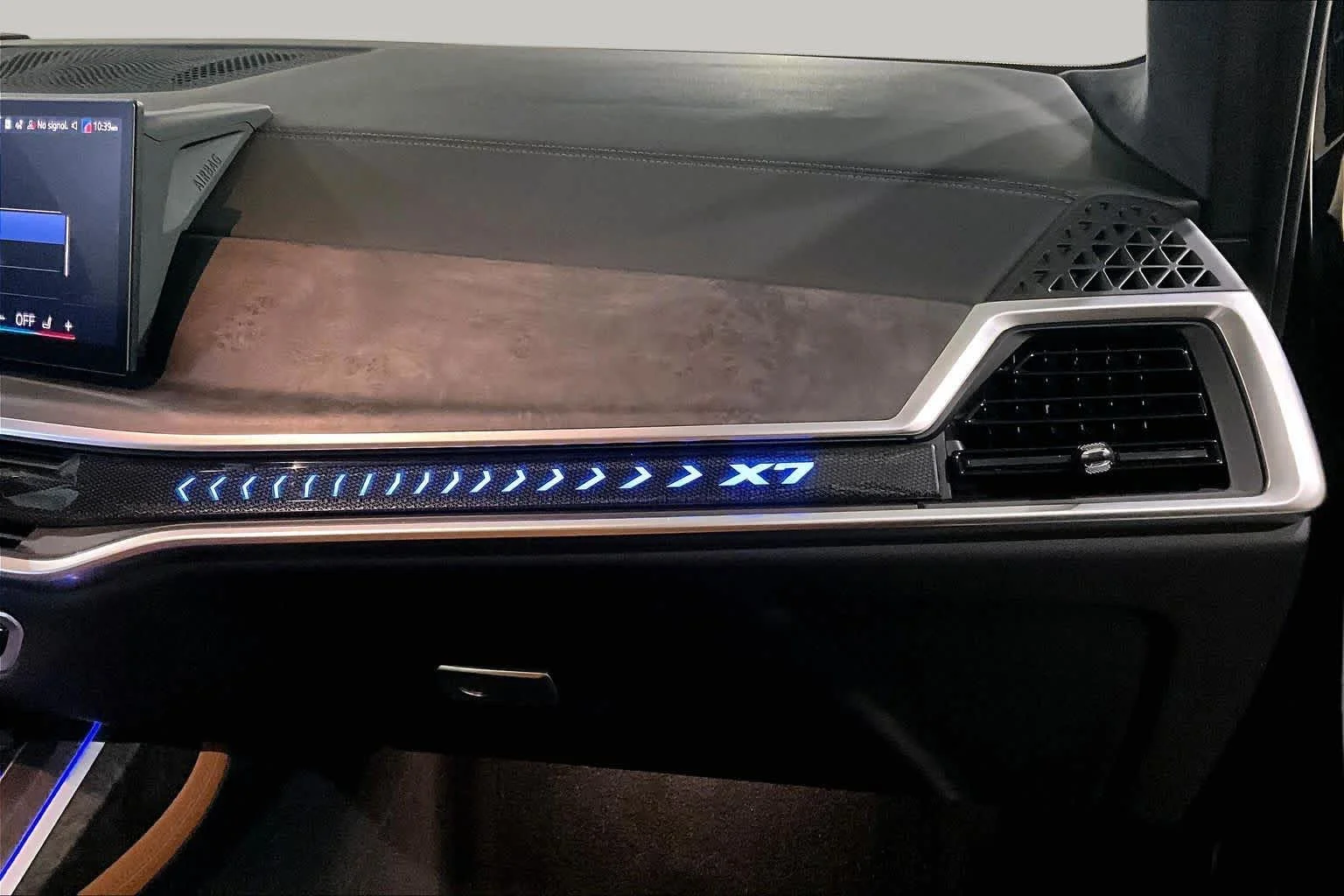 Certified Used 2024 Black Sapphire Metallic BMW xDrive40i image 18