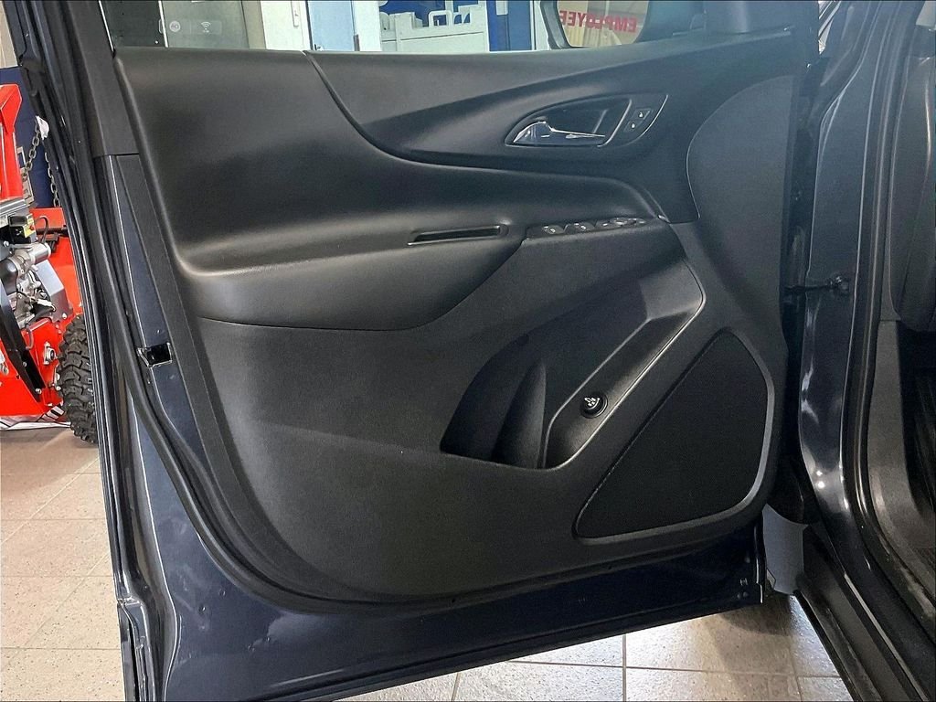 Used 2023 Gray Chevrolet LT image 9