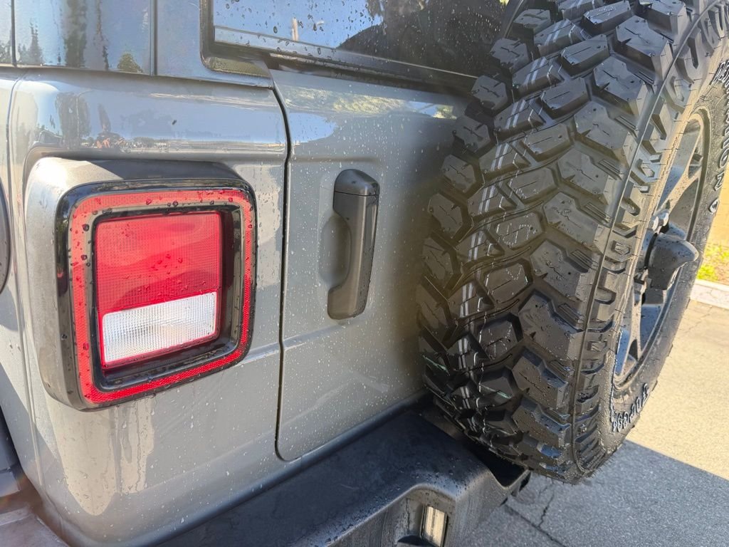 Used 2023 Gray Jeep Willys image 13