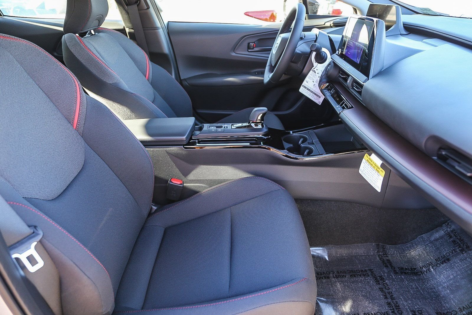 2026 Toyota Prius Plug-in Hybrid SE - Photo 16