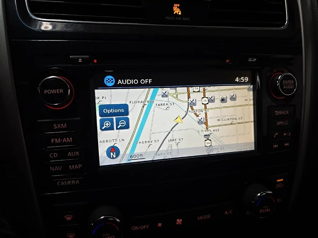 Used 2015 Red Nissan 3.5 SL image 25