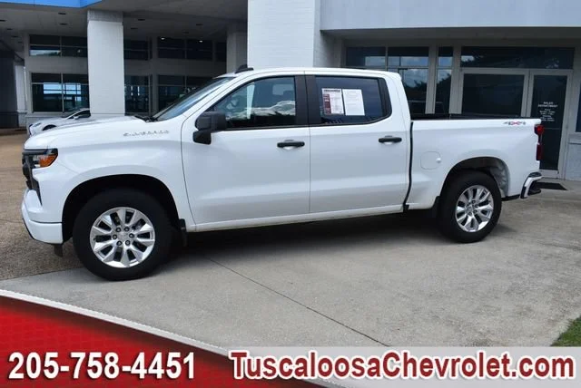 Certified Used 2022 SUMMIT WHITE Chevrolet Custom image 5