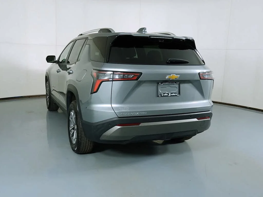 Used 2025 Gray Chevrolet LT image 5