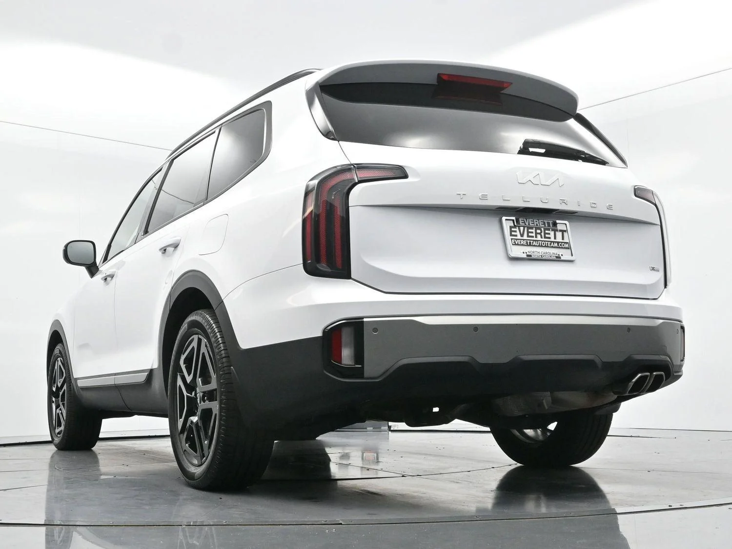 Used 2023 Glacial White Pearl Kia EX X-Line image 54