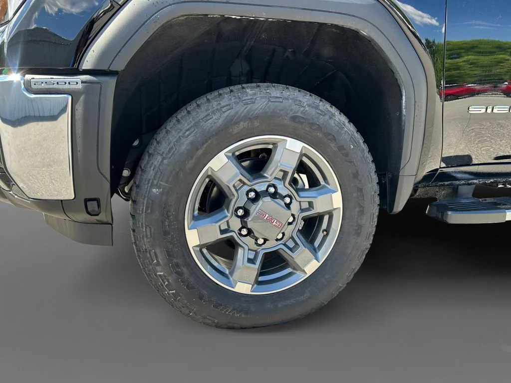 New 2026 Onyx Black GMC SLT image 15