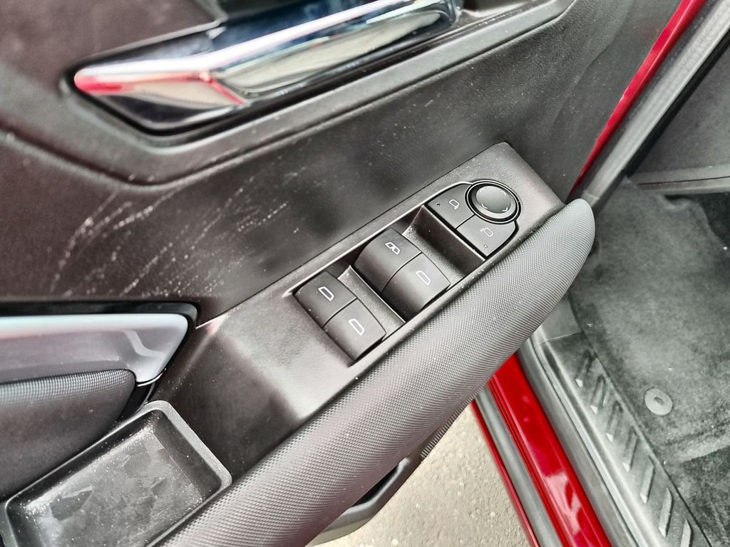 Used 2024 Red Chevrolet Z71 image 13